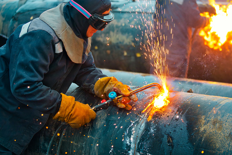 heating metal for cold weather welding