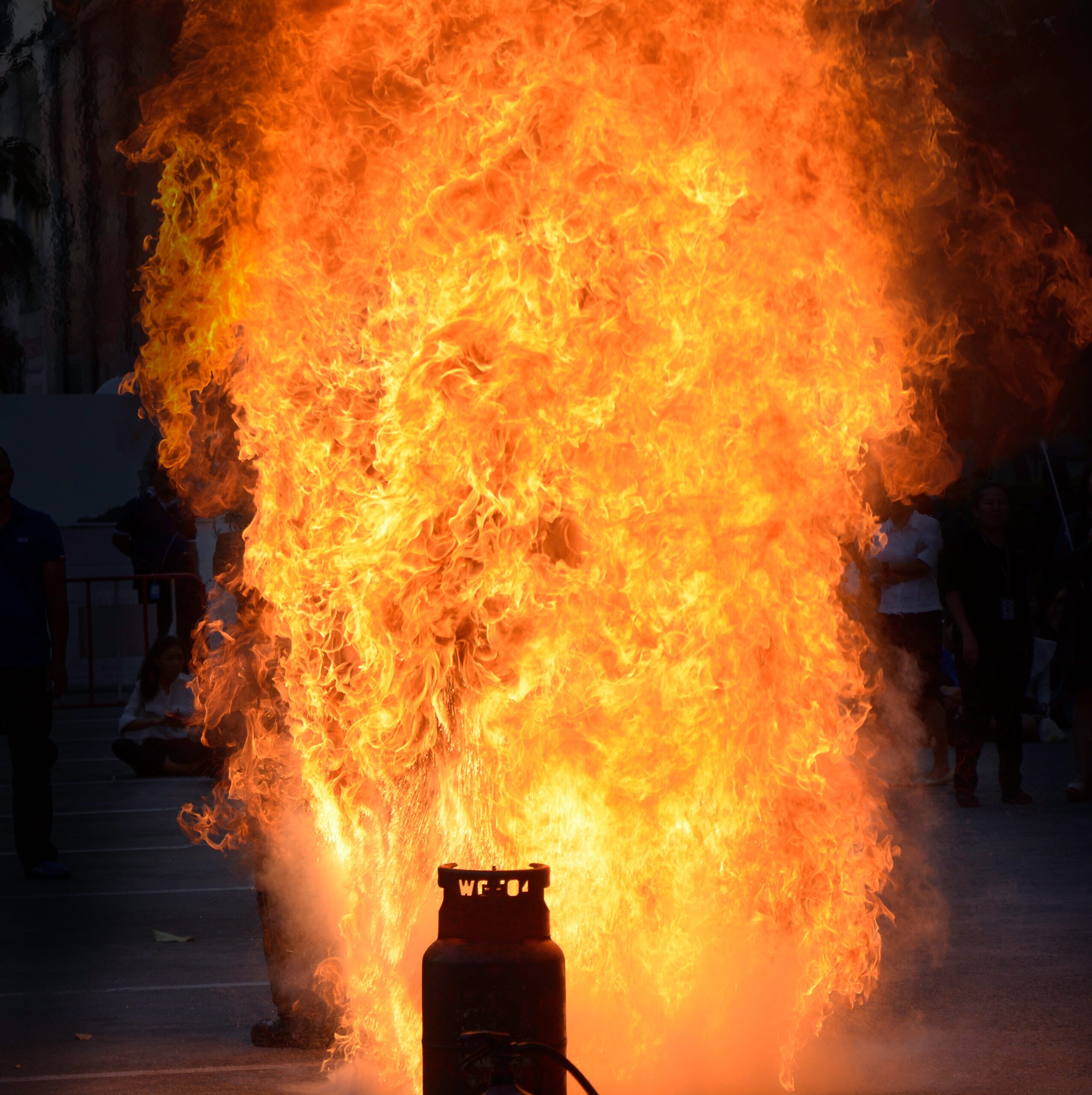 Danger of LPG, Flames flare