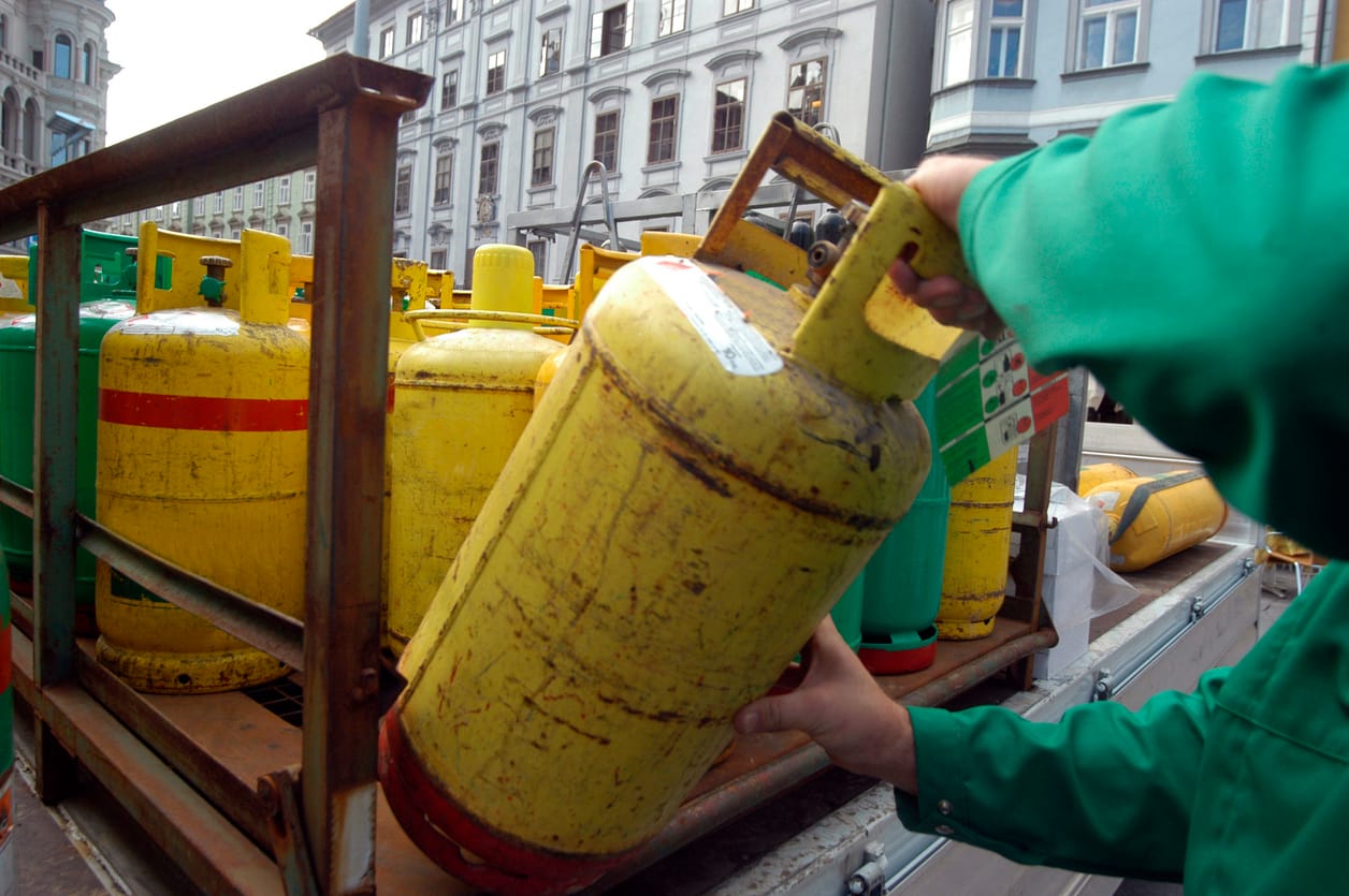 bottled gas in gas cylinders, for the storage and transportation